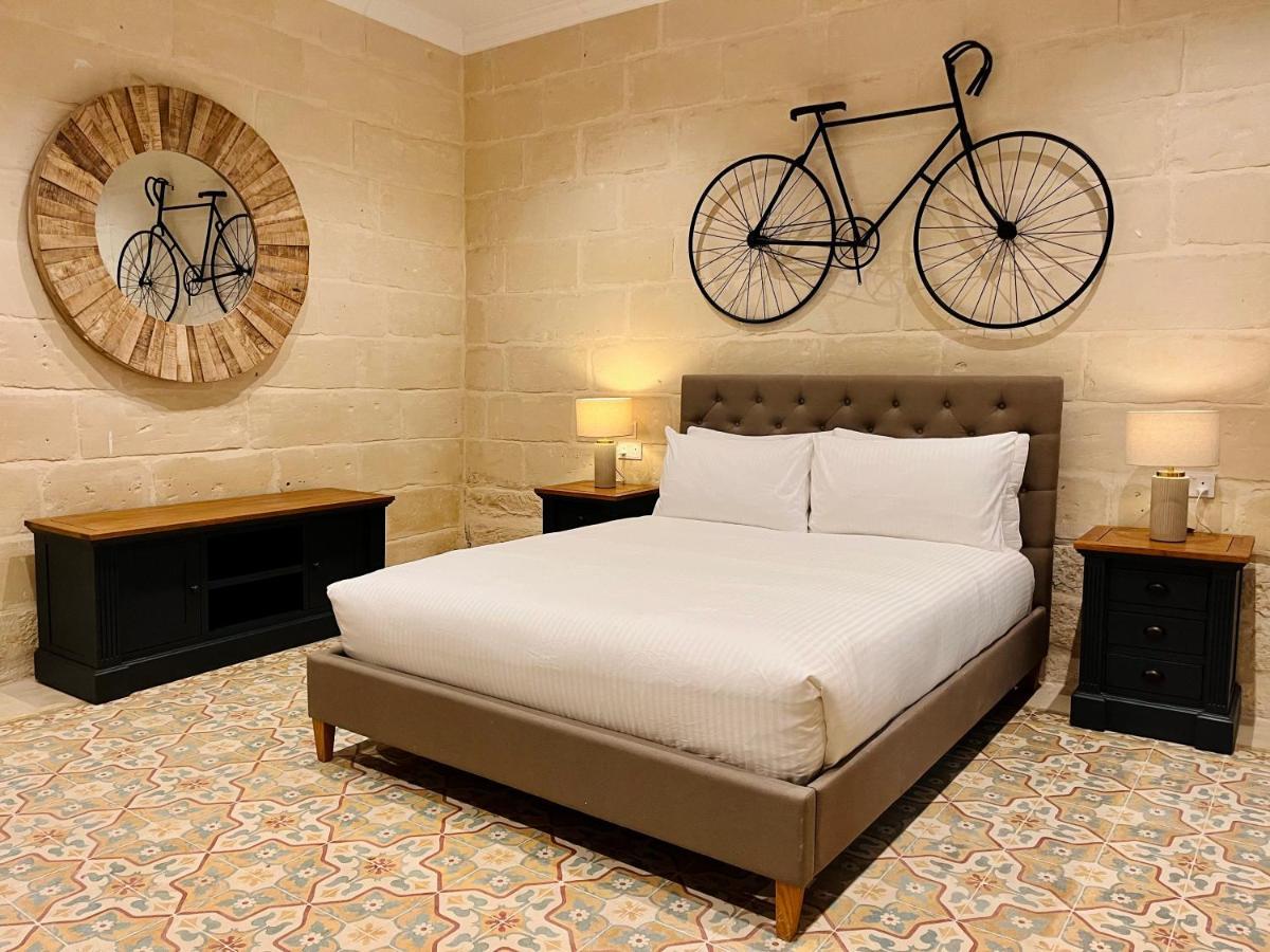 Typical Maltese Maisonette In St.Julians Saint Julian's Exterior photo